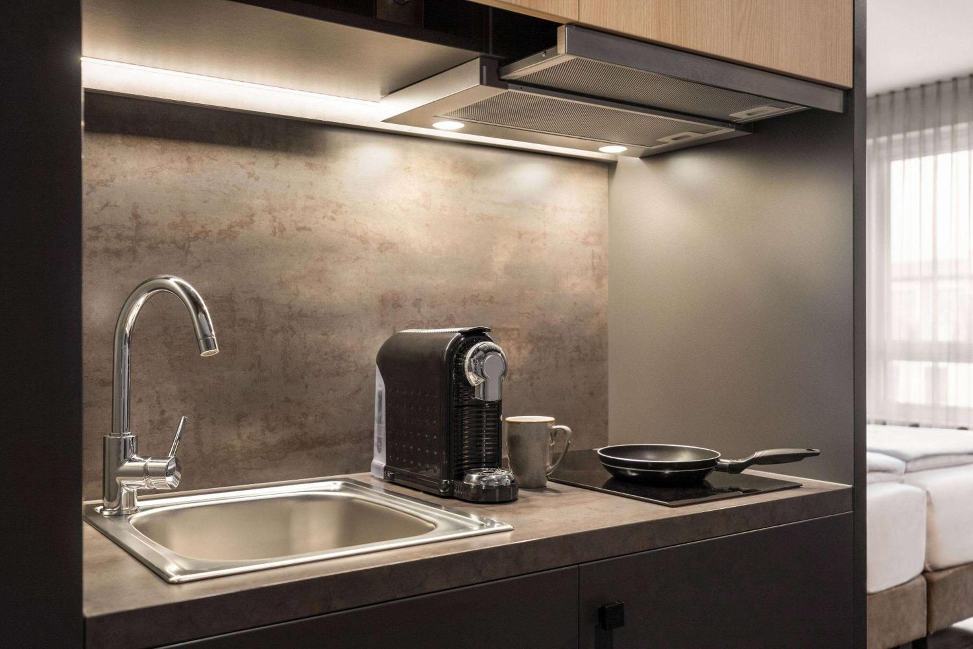 Vienna House Easy By Wyndham City 3*